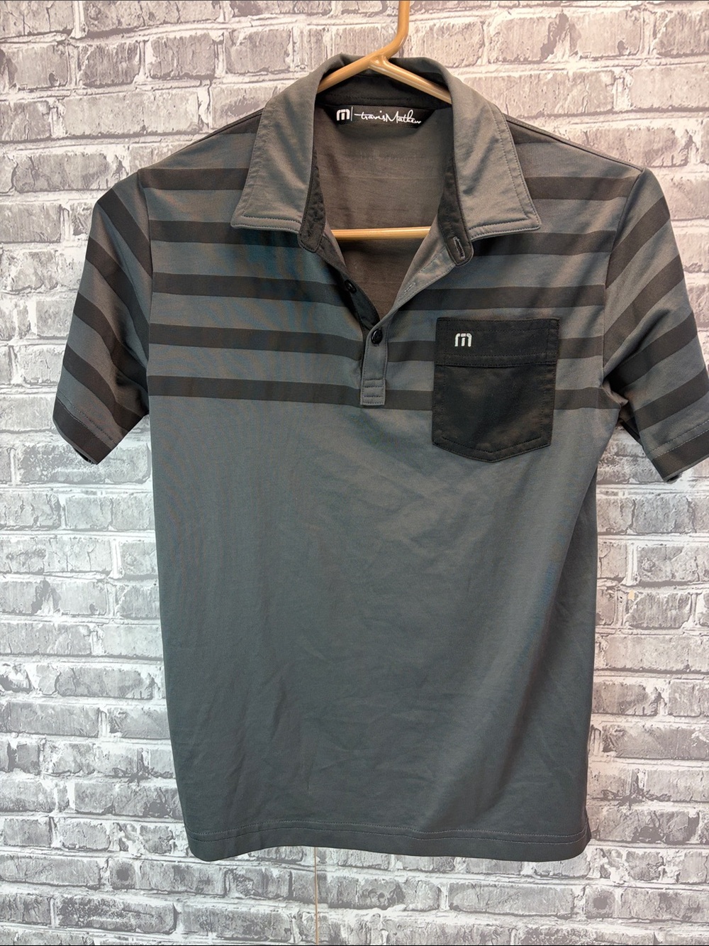 Travis Mathew boys  
Dark Gray / Black Striped Polo‎